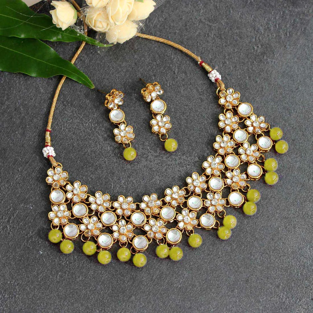 Kundan and Pearl Necklace Set