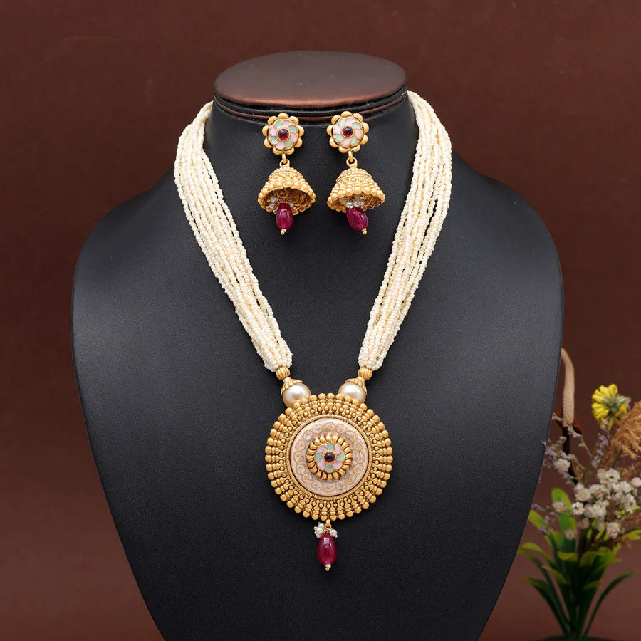 Beaded temple necklace set 